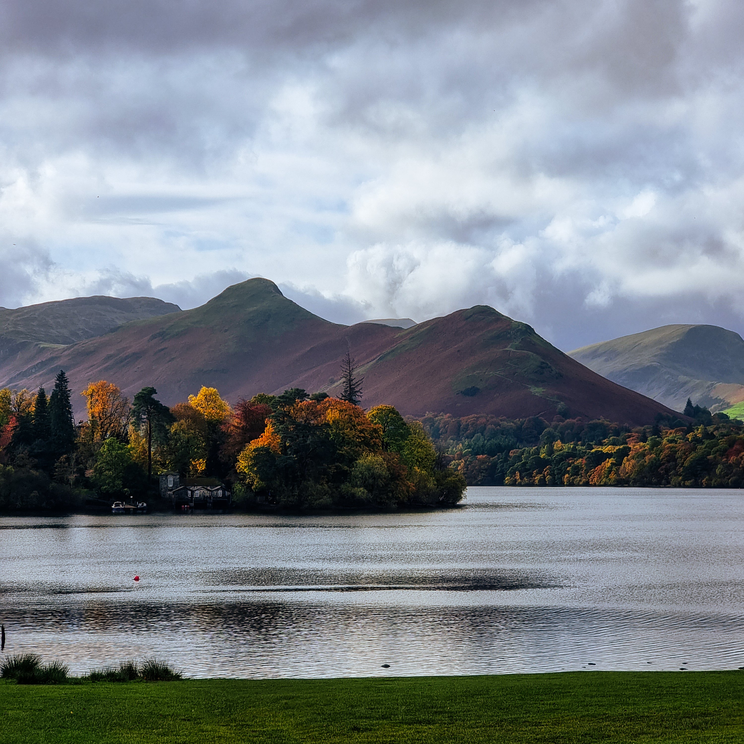 5 Top tips to keep you safe in the outdoors over Autumn