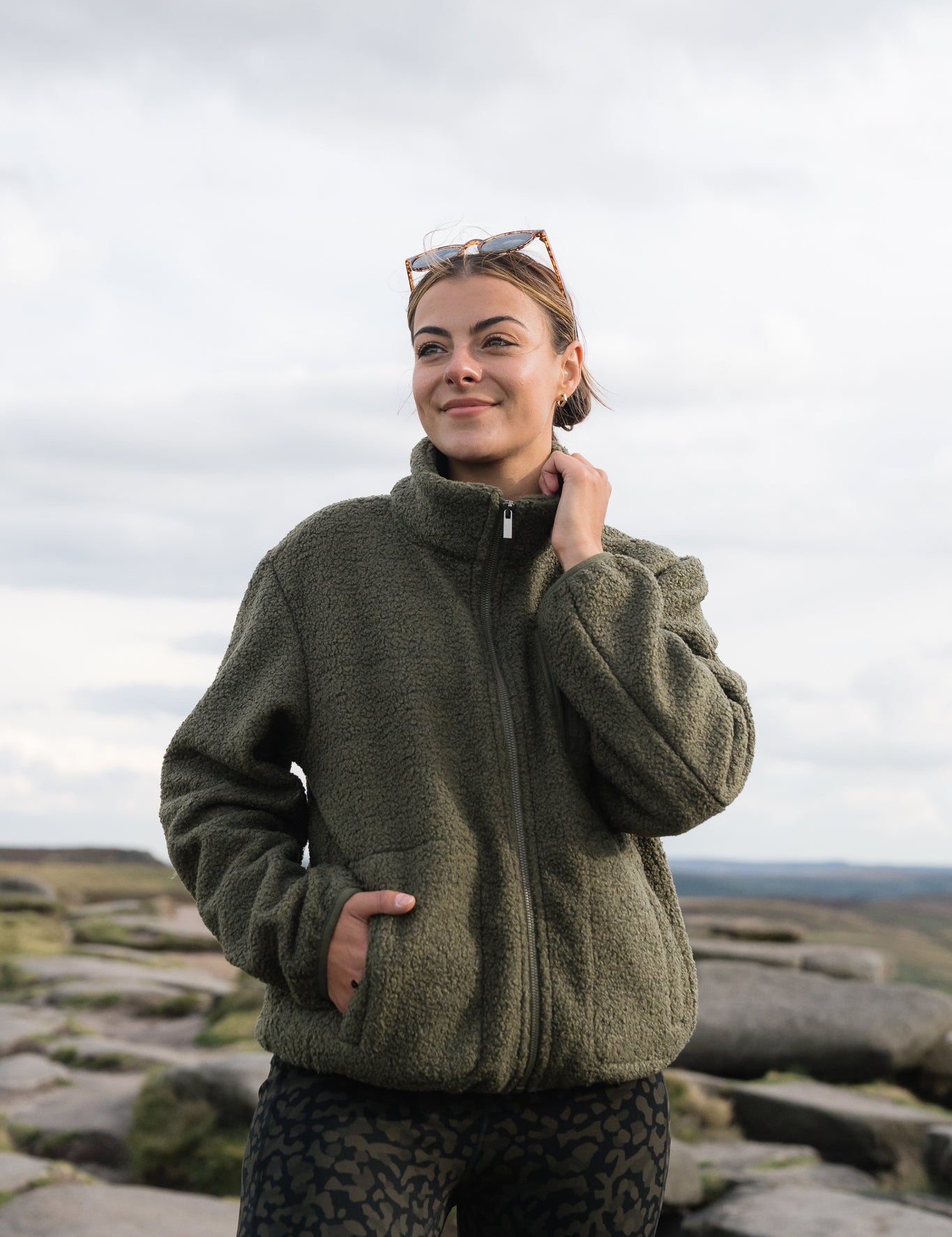 THE RAMBLER RECYCLED KHAKI BORG ZIP THROUGH FLEECE My Urban Trail