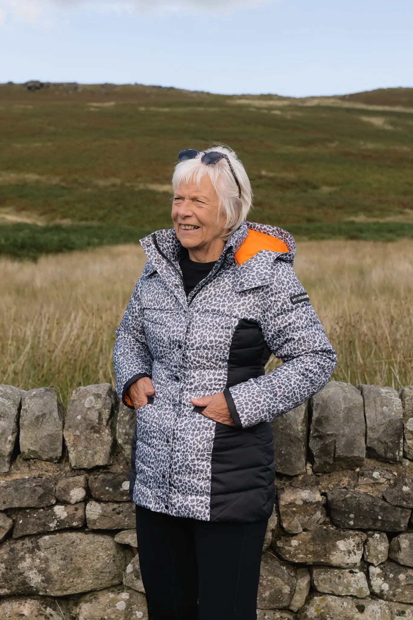 EXPLORE Grey Leopard Silhouette Puffer Jacket My Urban Trail