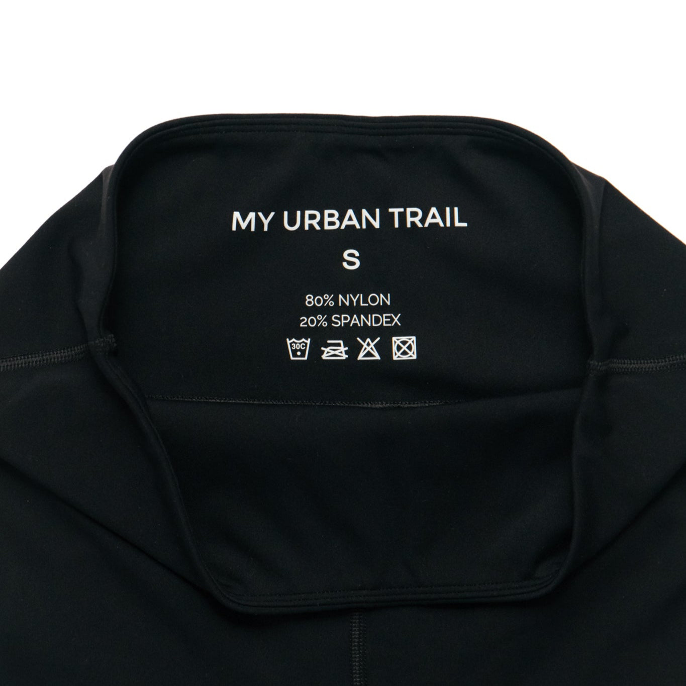 logo and size on waist on legging